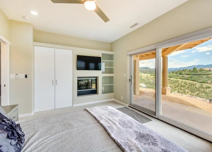 Gem: Hot Tub & Mtn Views, 7 Mi To Dtwn