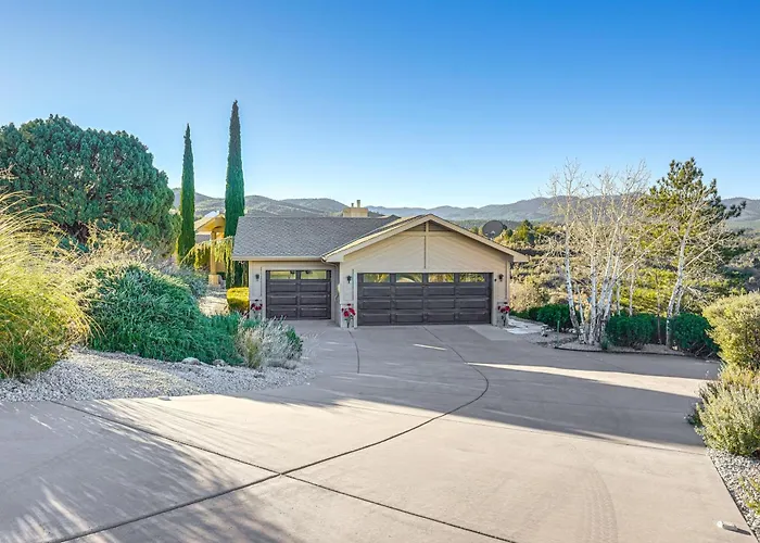 Gem: Hot Tub & Mtn Views, 7 Mi To Dtwn Holiday home