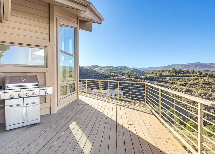 Gem: Hot Tub & Mtn Views, 7 Mi To Dtwn